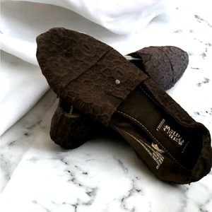 McHow Flats Sz.11 D Black GUC comfort shoe